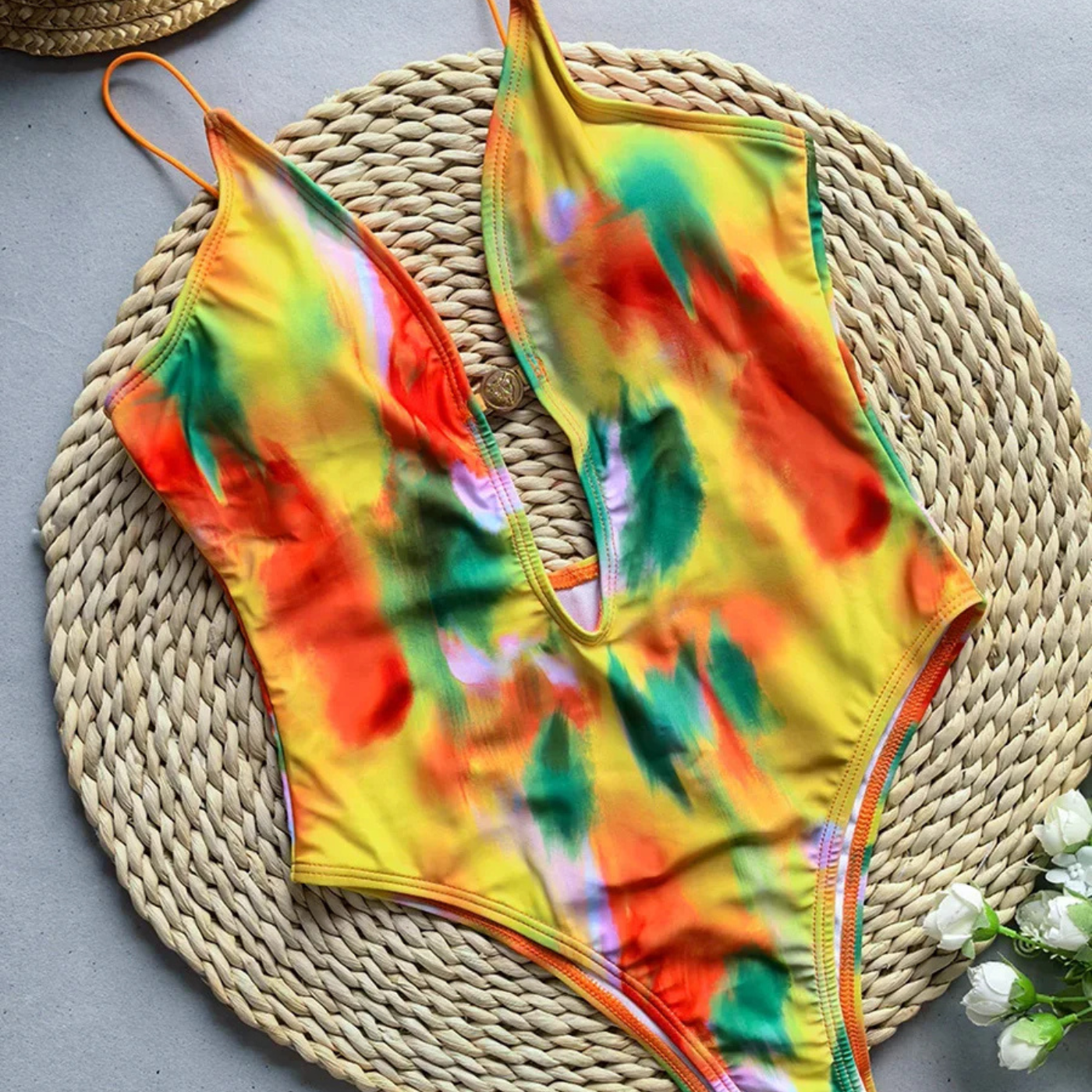 Vita Lucente – Sexy Badeanzug mit Deep V & Keyhole-Detail